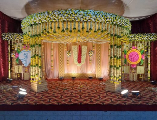 Round Mandapam White & Yellow