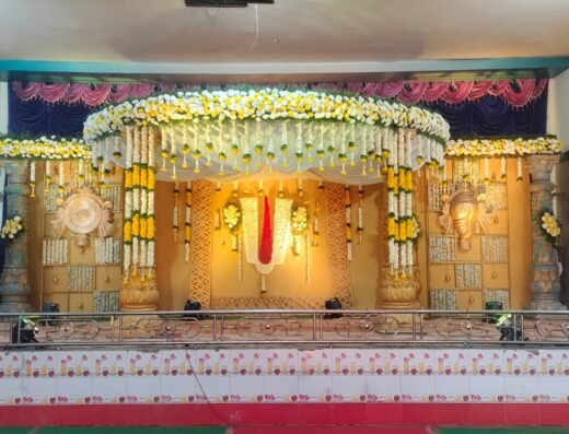 Round Mandapam White & Yellow